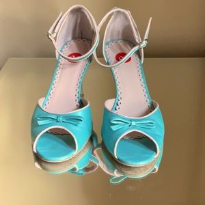 Cute all leather shoes!